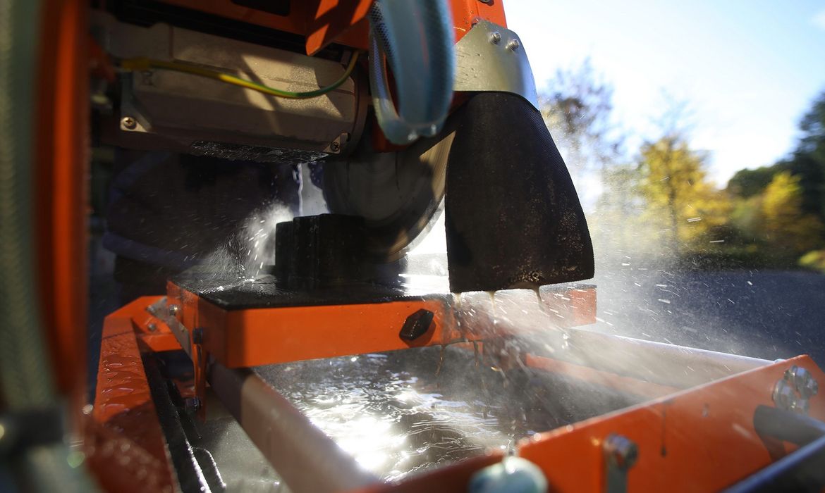 GÖLZ MS350 / L, Tischsägen