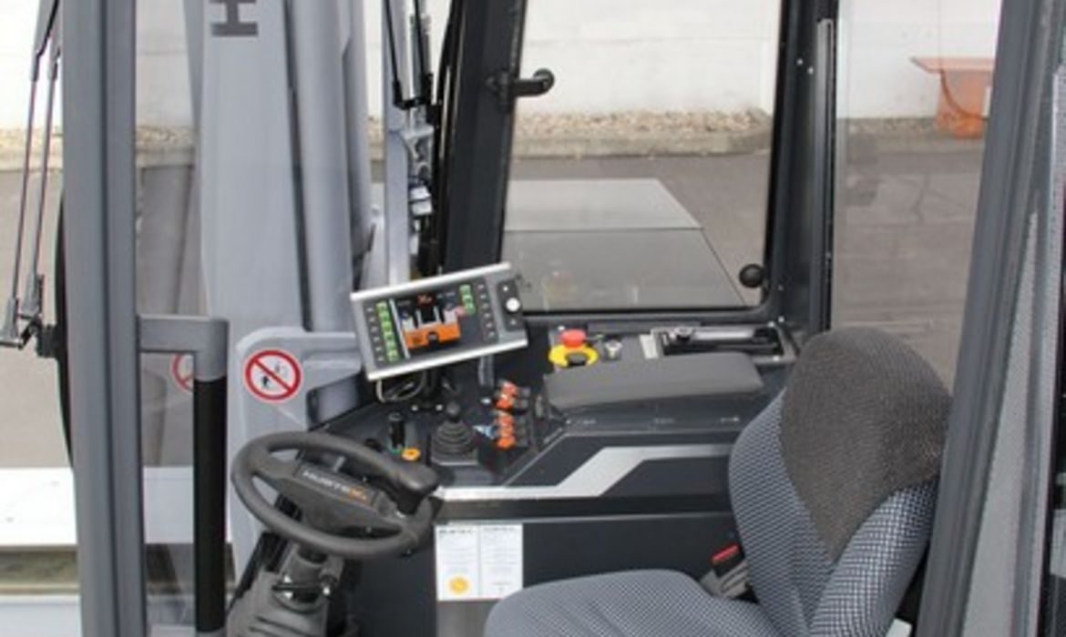 HUBTEX DQ45x, Vierwegstapler 3-Rad