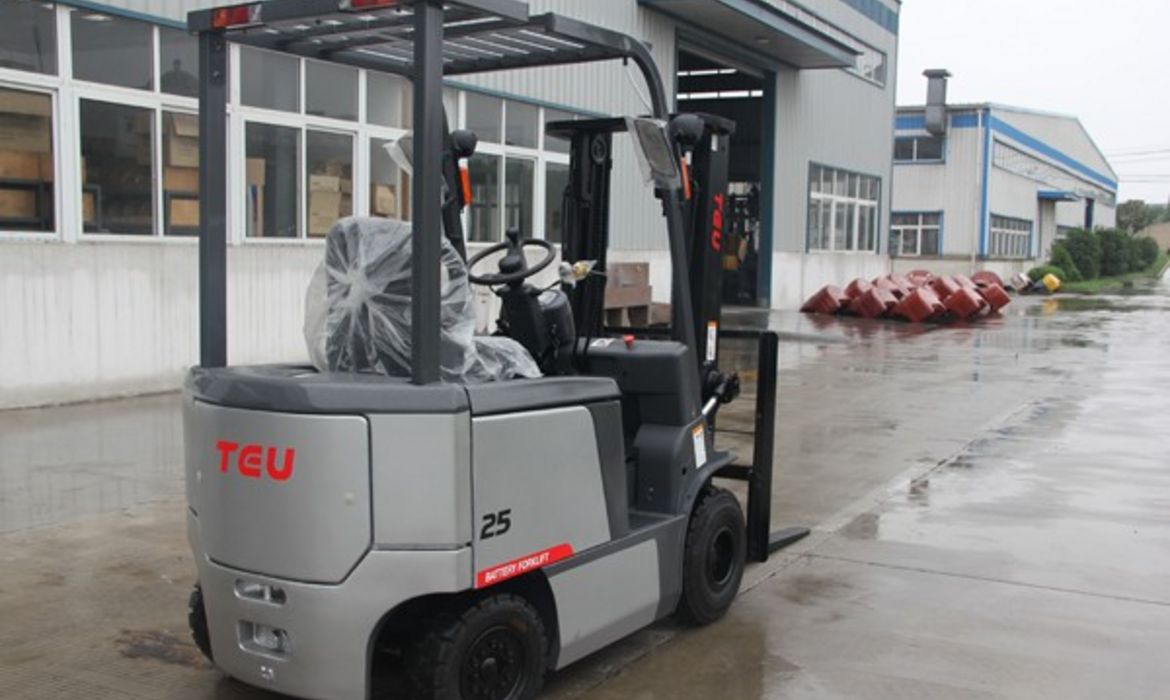 TEU FB25, Gabelstapler Elektro 4-Rad