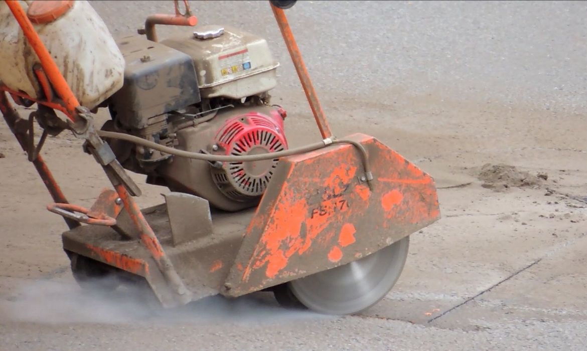 GÖLZ FS170 Diesel, Fugenschneider