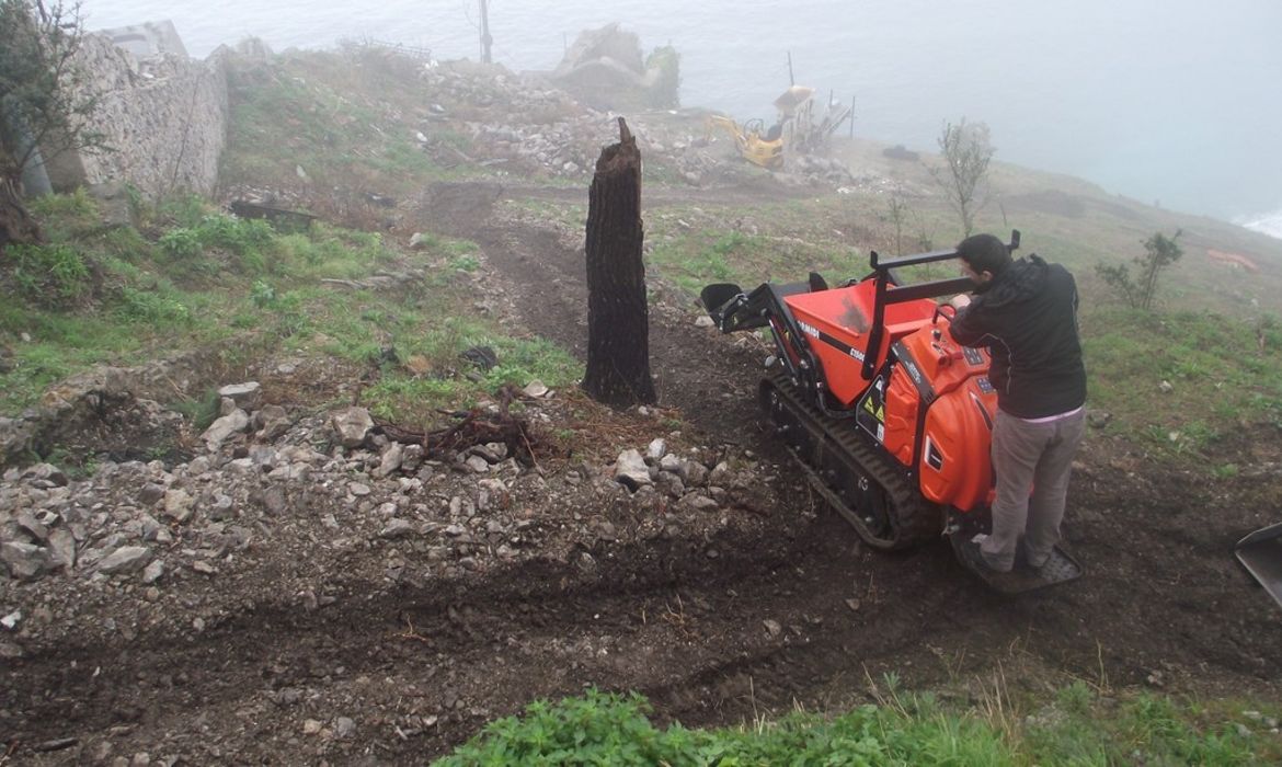 CORMIDI C1600, Raupendumper