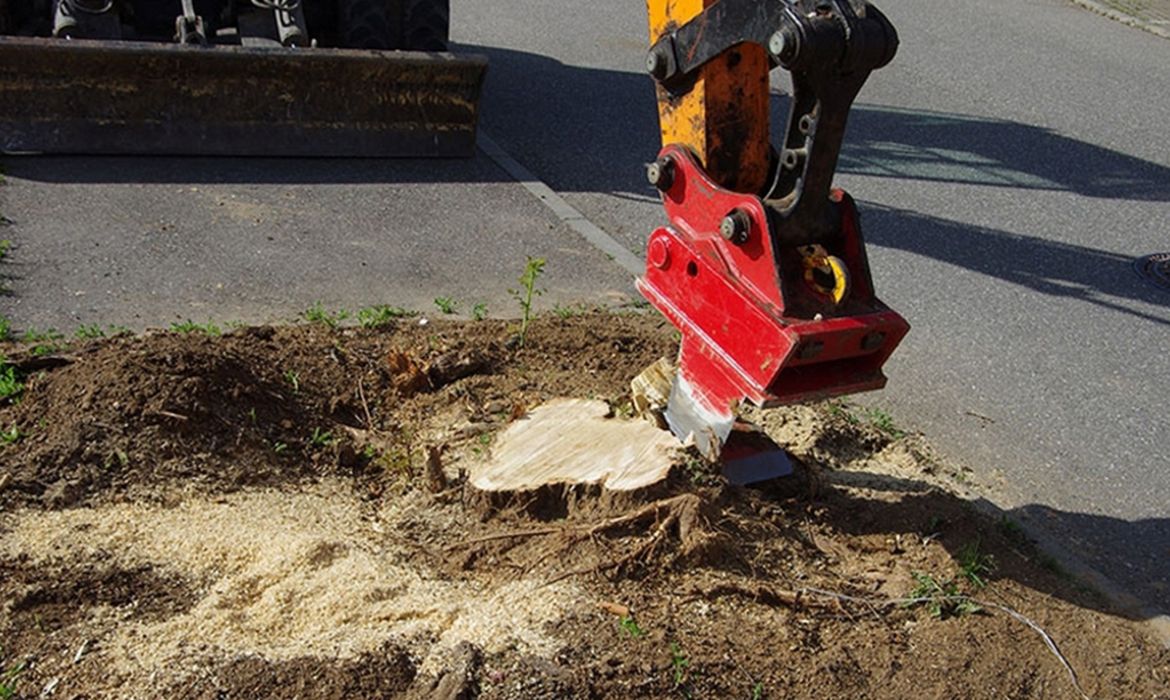 Wurzelratte, Anbaugeräte Maschinen