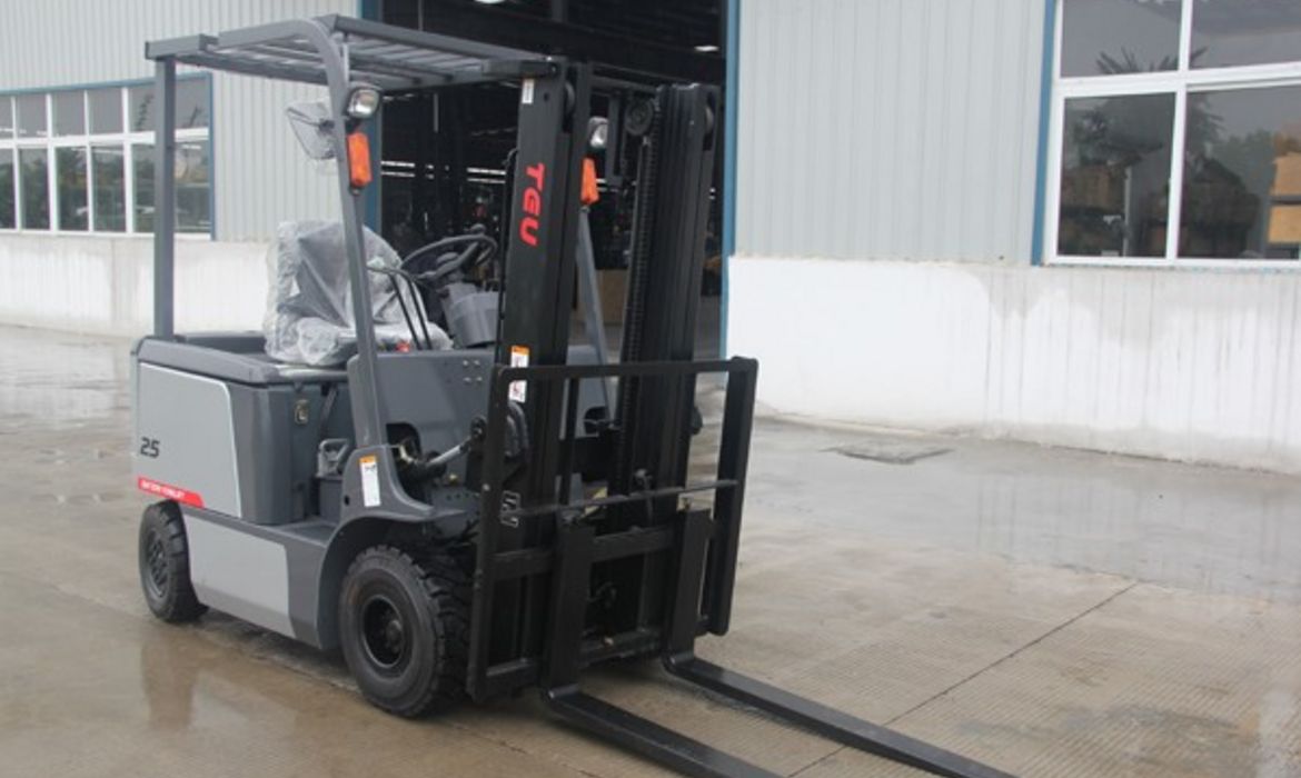 TEU FB25, Gabelstapler Elektro 4-Rad