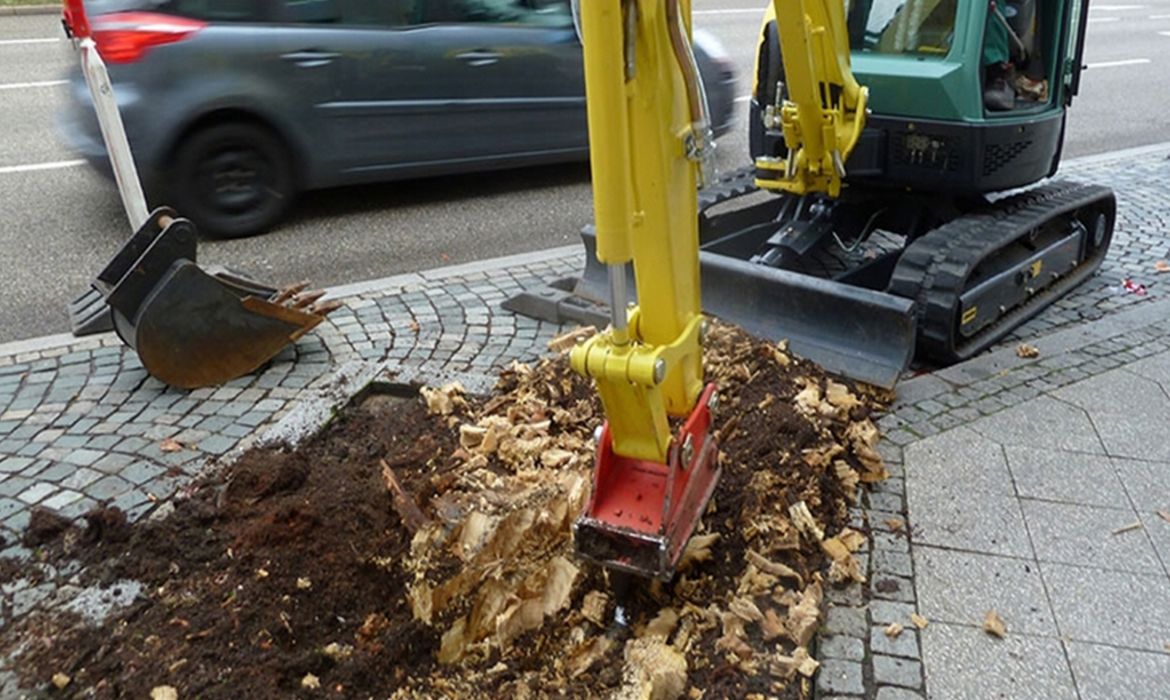 Wurzelratte, Anbaugeräte Maschinen