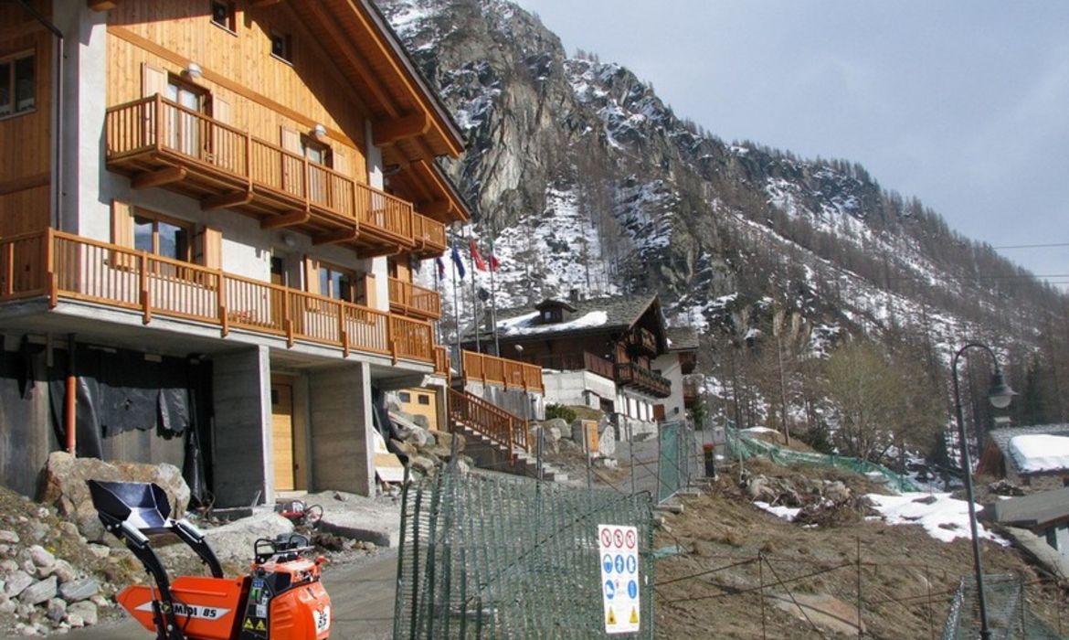 CORMIDI C85, Raupendumper