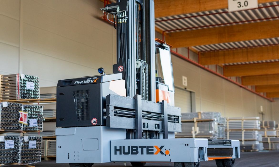 HUBTEX PhoeniX 2830/2831, Vierwegstapler 4-Rad
