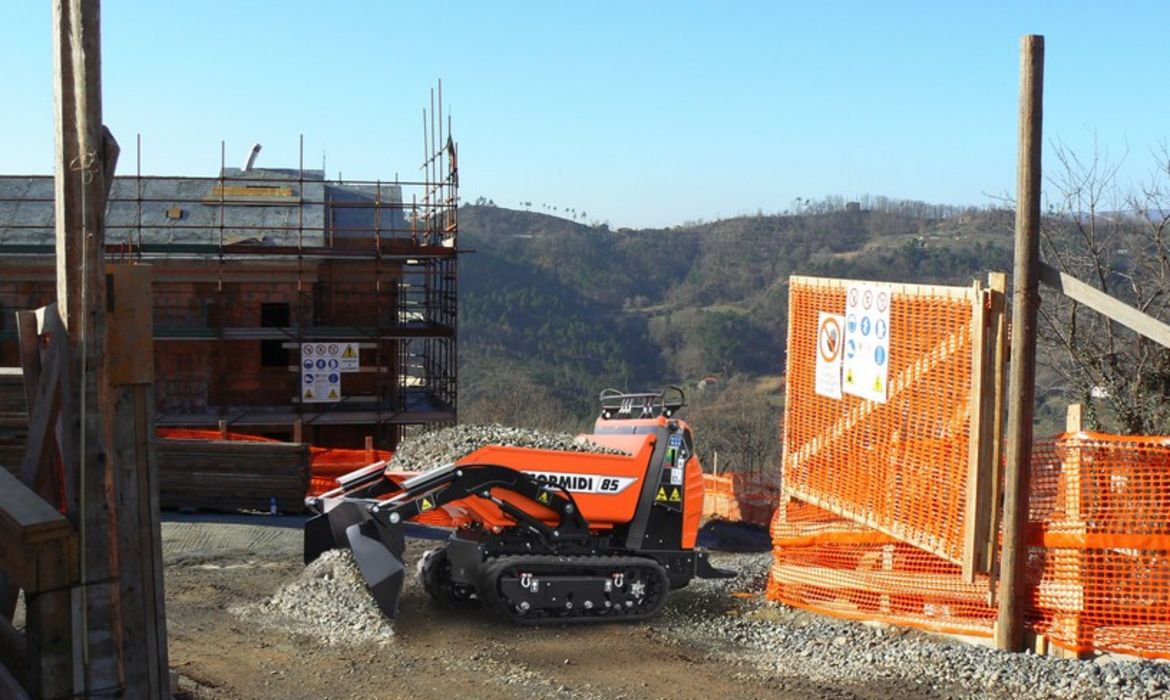 CORMIDI C85, Raupendumper