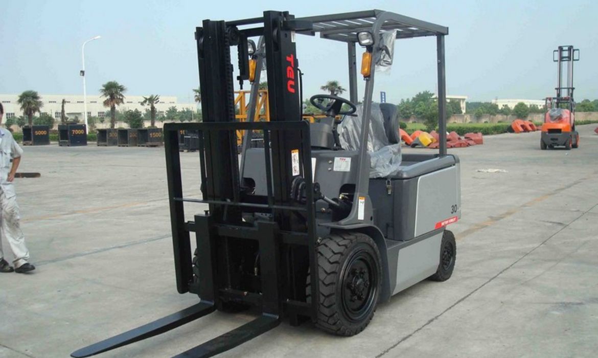 TEU FB30, Gabelstapler Elektro 4-Rad