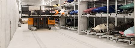 75 Bobs lagern in der neuen Regalanlage