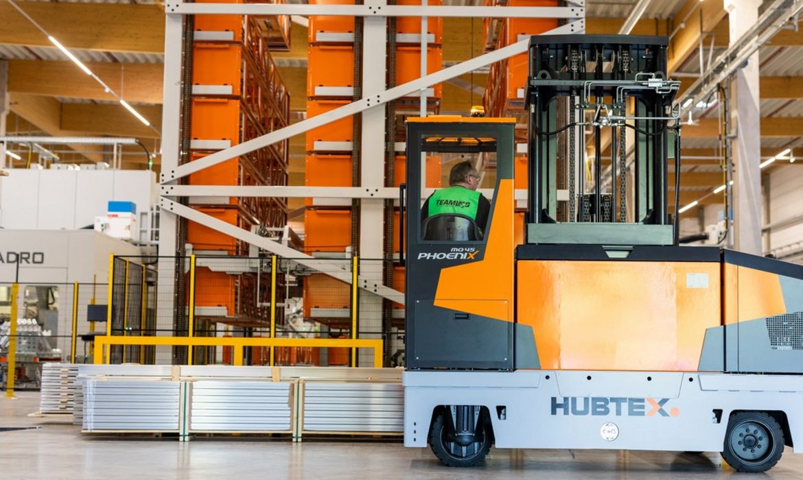 HUBTEX PhoeniX 2830/2831, Vierwegstapler 4-Rad