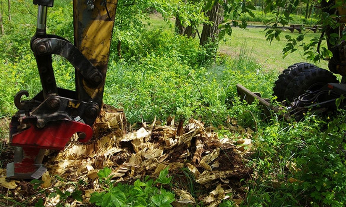 Wurzelratte, Anbaugeräte Maschinen
