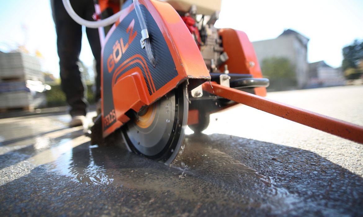 GÖLZ FS125, Fugenschneider